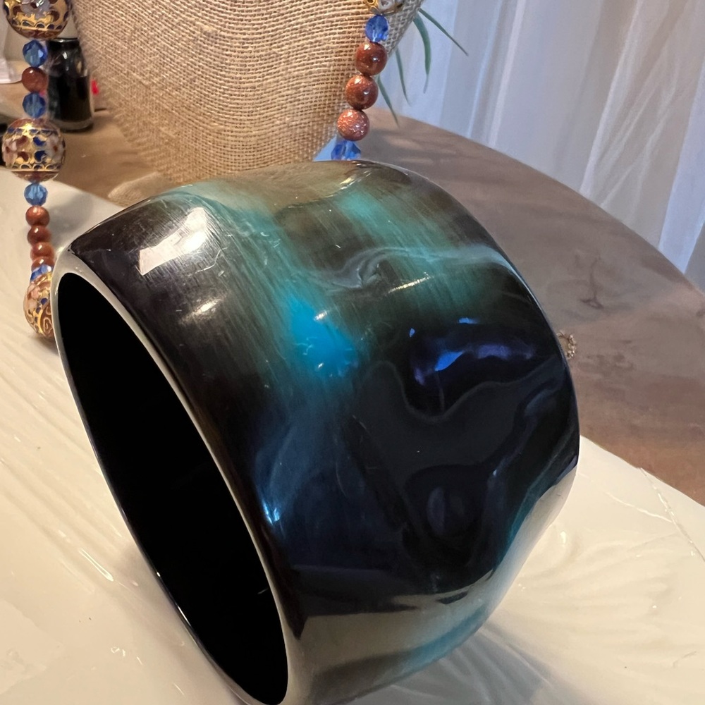 VTG-  lucite Black and Blue Wide Bangle Bracelet